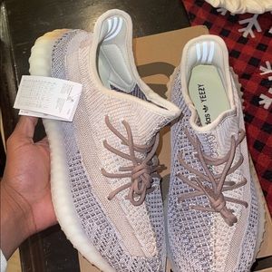 Yeezy 350 ash pearl